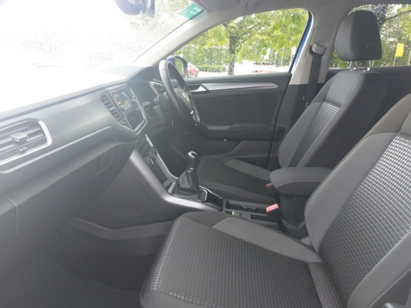 Volkswagen T-Roc 1.5 Tsi Evo Active NJ22GUK Blue #5