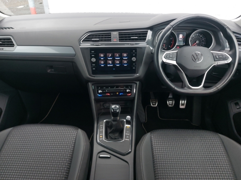Volkswagen Tiguan 1.5 Tsi 150 Active SH21VMJ Grey #3