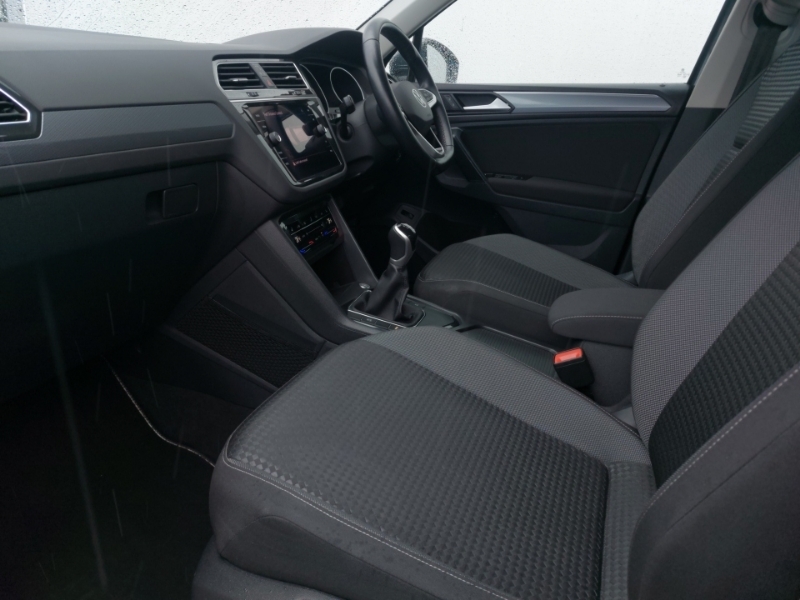 Volkswagen Tiguan 1.5 Tsi 150 Active SH21VMJ Grey #5