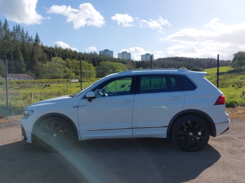 Volkswagen Tiguan 2.0 Tdi 150 4Motion R-line Dsg SJ67YUE White #4