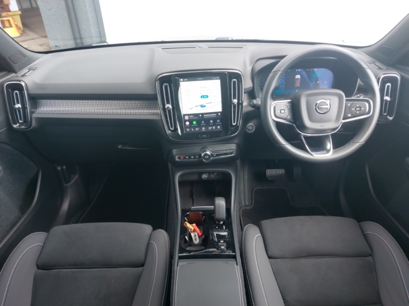Volvo XC40 2.0 B3p Plus Dark SM74CHN Black #3