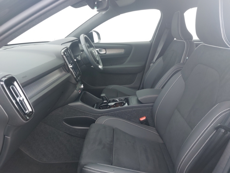 Volvo XC40 2.0 B3p Plus Dark SM74CHN Black #5