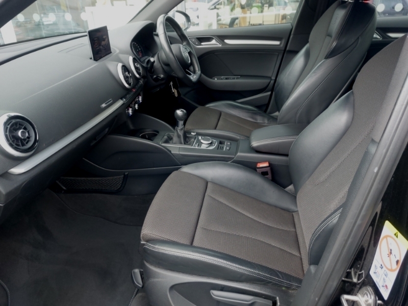 Audi A3 1.5 Tfsi S Line SY18UWZ Black #5