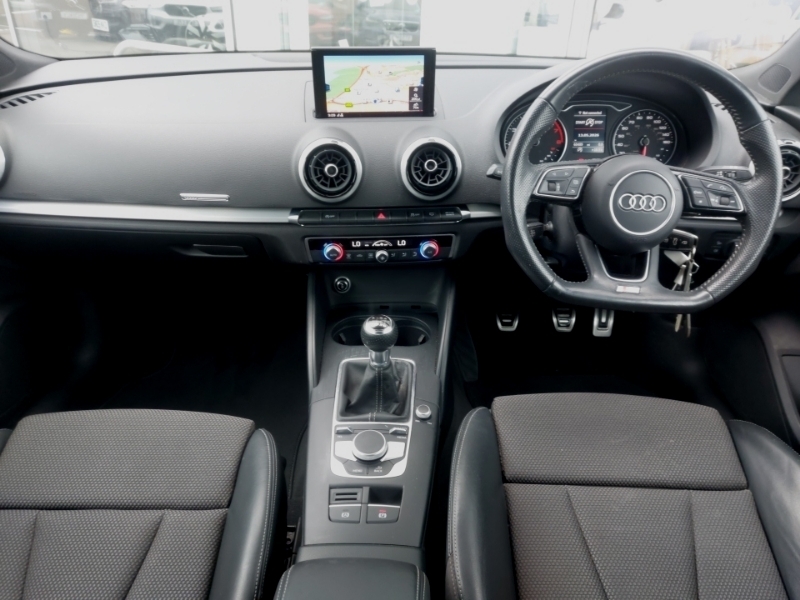 Audi A3 1.5 Tfsi S Line SY18UWZ Black #3