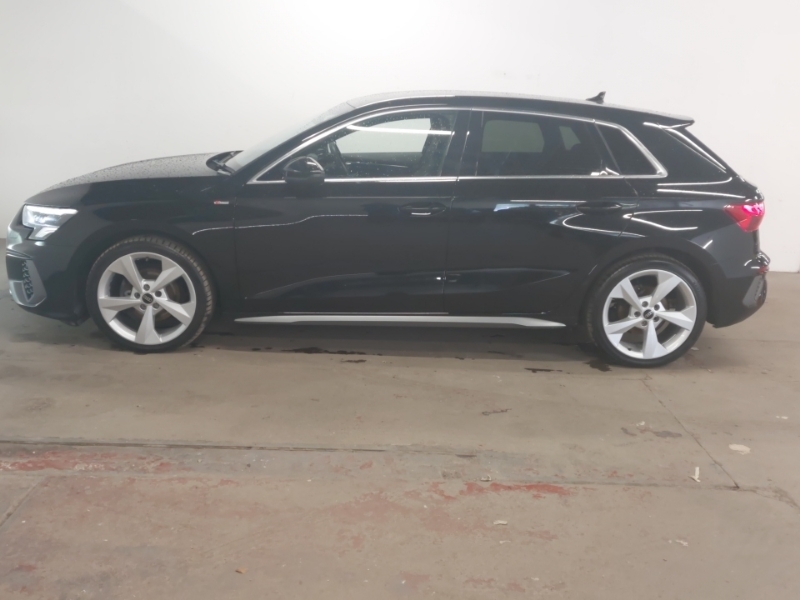 Audi A3 30 Tfsi S Line SE23VRF Black #4