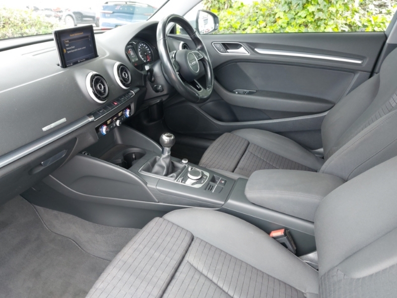 Audi A3 1.6 Tdi Sport Silver #5