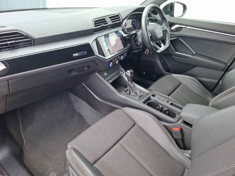 Audi Q3 35 Tfsi Black Edition S Tronic SV22YJZ Black #5