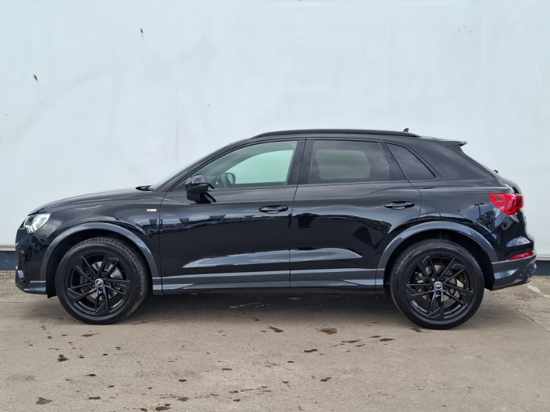 Audi Q3 35 Tfsi Black Edition S Tronic SV22YJZ Black #4