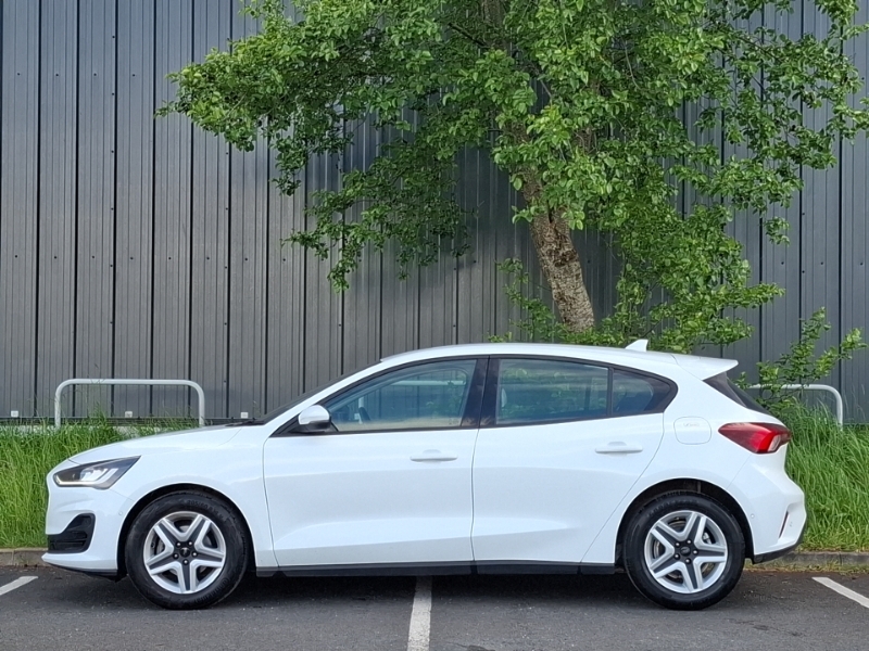 Ford Focus 1.0 Ecoboost Hybrid Mhev Trend EO23MRV White #4