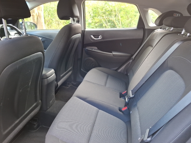 Hyundai Kona 1.0 Tgdi 48V Mhev Se Connect GY23URF Black #6