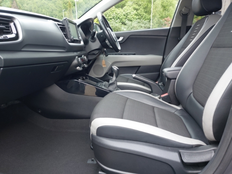 Kia Stonic 1.0T Gdi 3 SA20ODF Grey #5