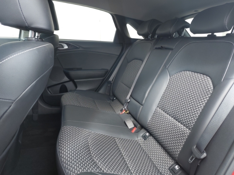 Kia Ceed 1.5T Gdi Isg 3 DF72UZR Red #6