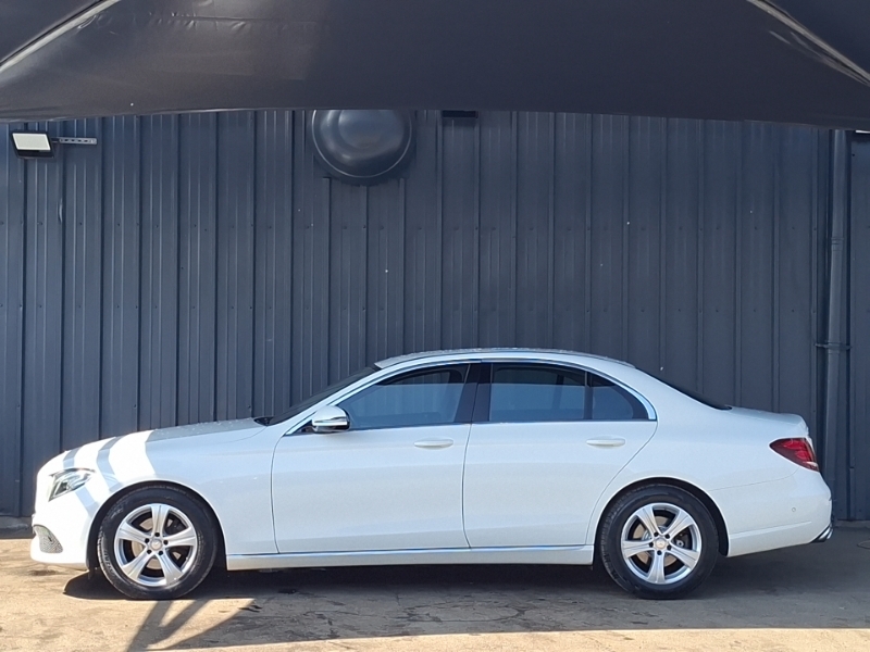 Mercedes-Benz E Class E220d Se 9G-tronic WF66WBY White #4