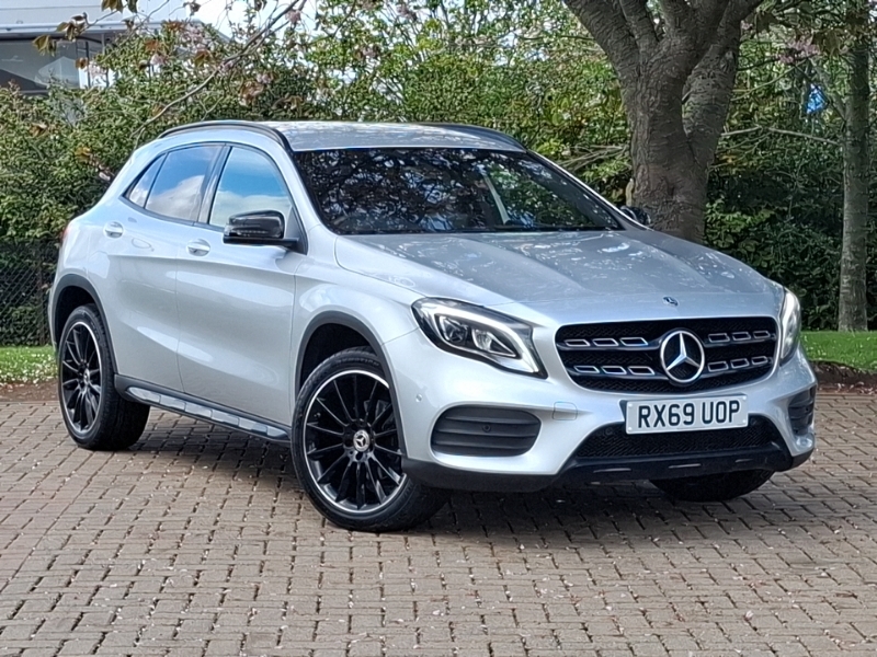 Mercedes-Benz GLA Class Gla 180 Amg Line Edition Silver