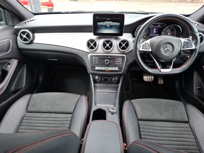 Mercedes-Benz GLA Class Gla 200 Amg Line Edition Black #3