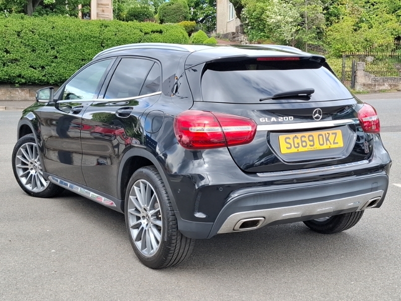 Mercedes-Benz GLA Class Gla 200 Amg Line Edition Black #2