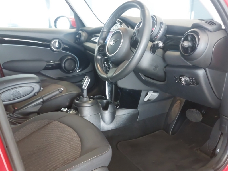 Mini Hatch 1.5 Cooper Classic Premium SL72VCN Red #6