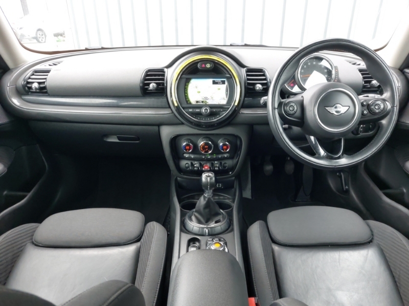 Mini Clubman 1.5 Cooper 6Dr YH17MGV Red #3