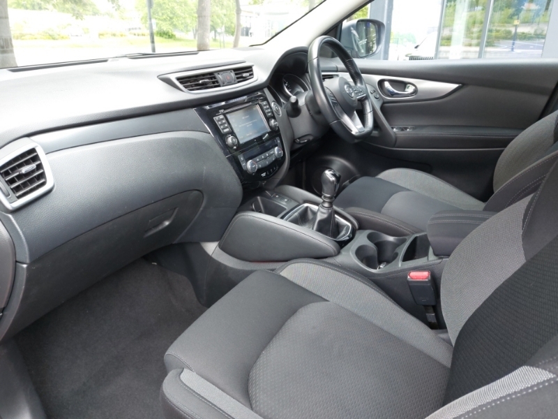 Nissan Qashqai 1.5 Dci N-connecta NX18ZGP Red #5