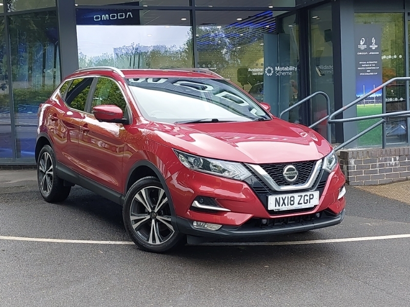 Nissan Qashqai 1.5 Dci N-connecta NX18ZGP Red