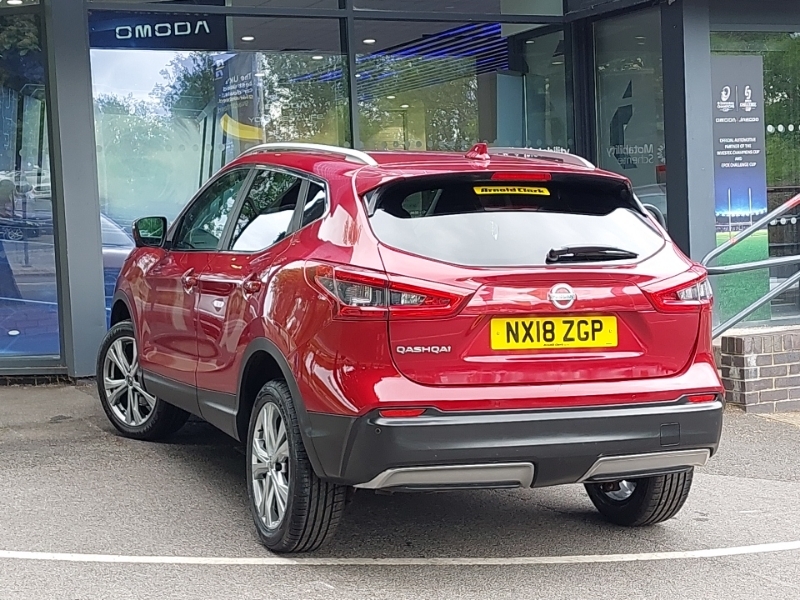 Nissan Qashqai 1.5 Dci N-connecta NX18ZGP Red #2