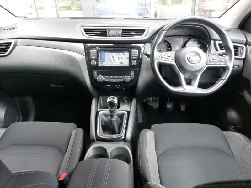Nissan Qashqai 1.5 Dci N-connecta NX18ZGP Red #3