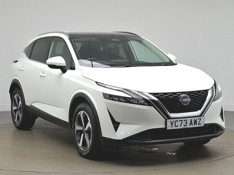 Nissan Qashqai 1.3 Dig-t Mh N-connecta Glass Roof White