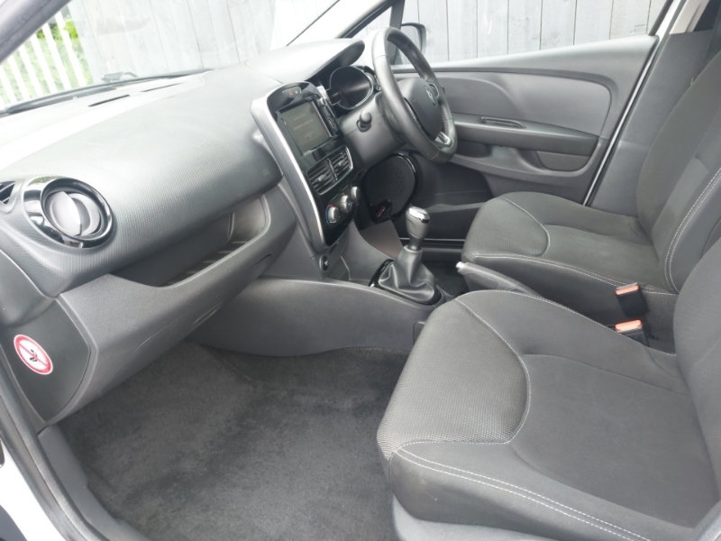 Renault Clio 0.9 Tce 90 Iconic SK69AHP White #5