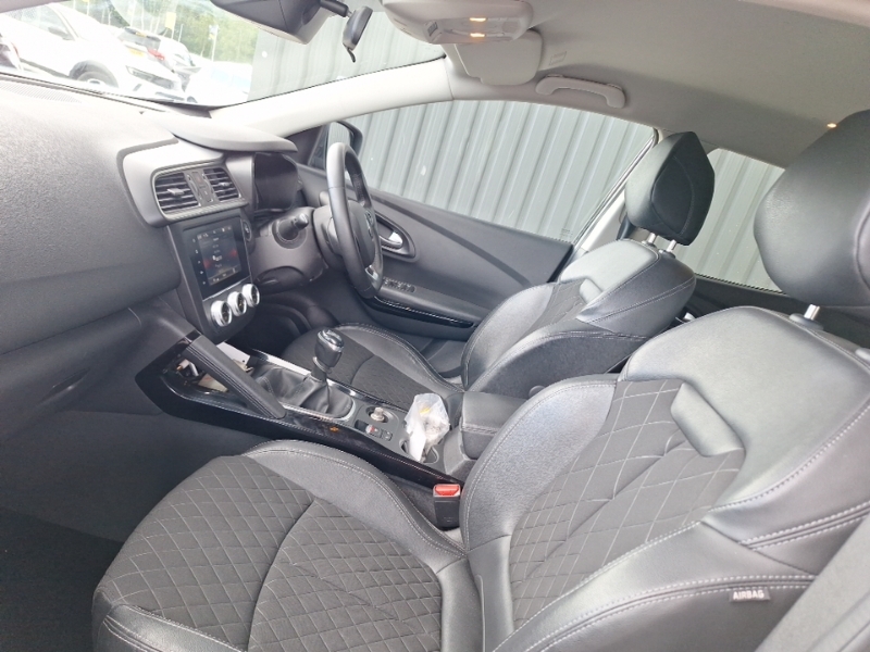 Renault Kadjar 1.3 Tce 160 Iconic BN20OBC Black #5