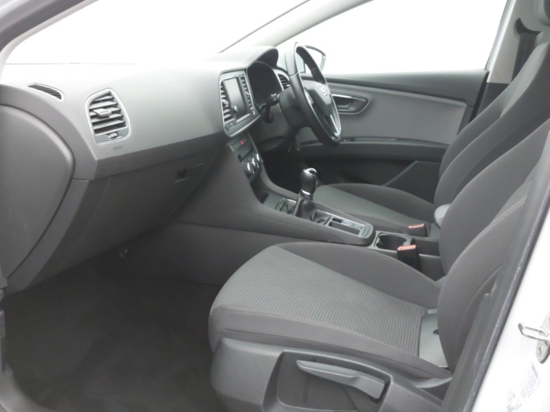 Seat Leon 1.0 Tsi Se Dynamic Ez DG70CZX White #5