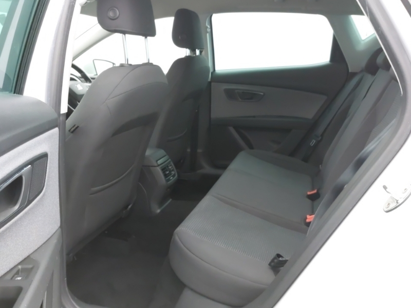 Seat Leon 1.0 Tsi Se Dynamic Ez DG70CZX White #6