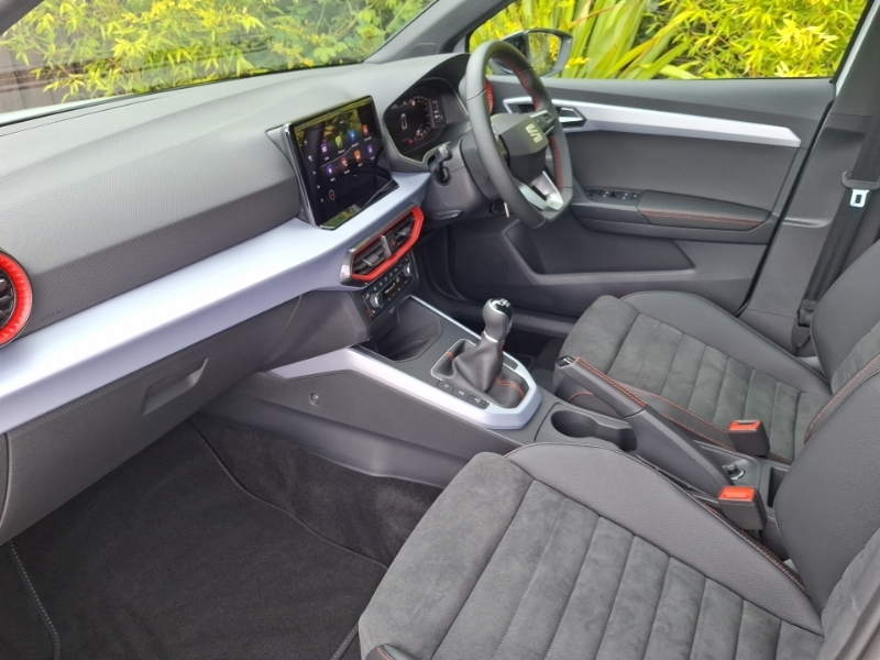 Seat Arona 1.0 Tsi 115 Fr Sport SL75PFZ White #5