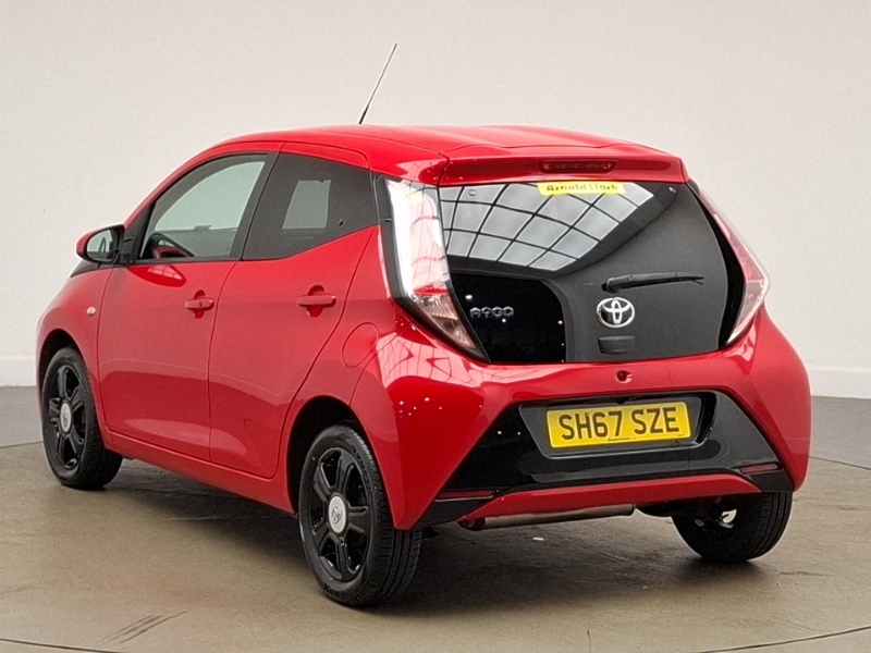 Toyota Aygo 1.0 Vvt-i X-clusiv 3 SH67SZE Red #2