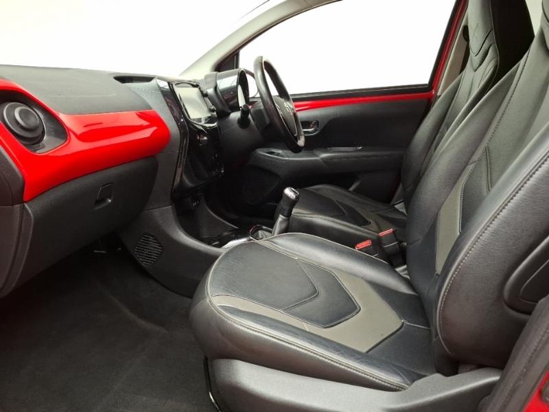 Toyota Aygo 1.0 Vvt-i X-clusiv 3 SH67SZE Red #5