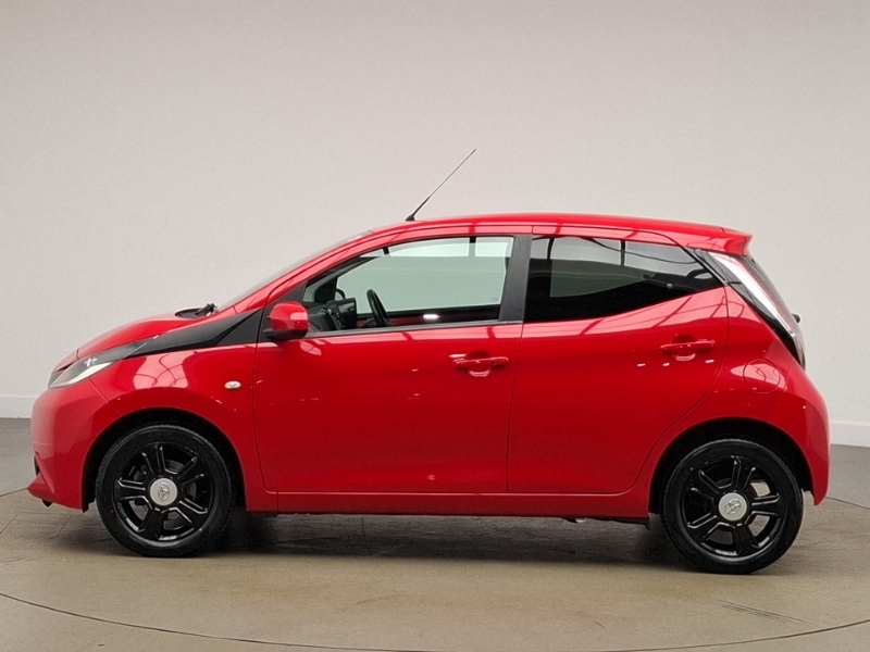 Toyota Aygo 1.0 Vvt-i X-clusiv 3 SH67SZE Red #4