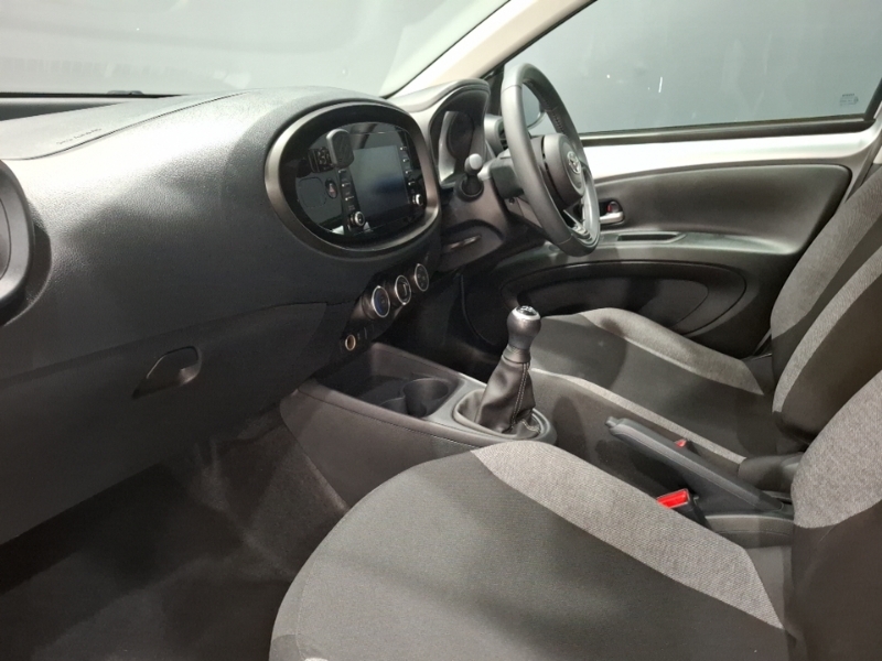 Toyota Aygo X 1.0 Vvt-i Pure PJ72WFP Silver #5