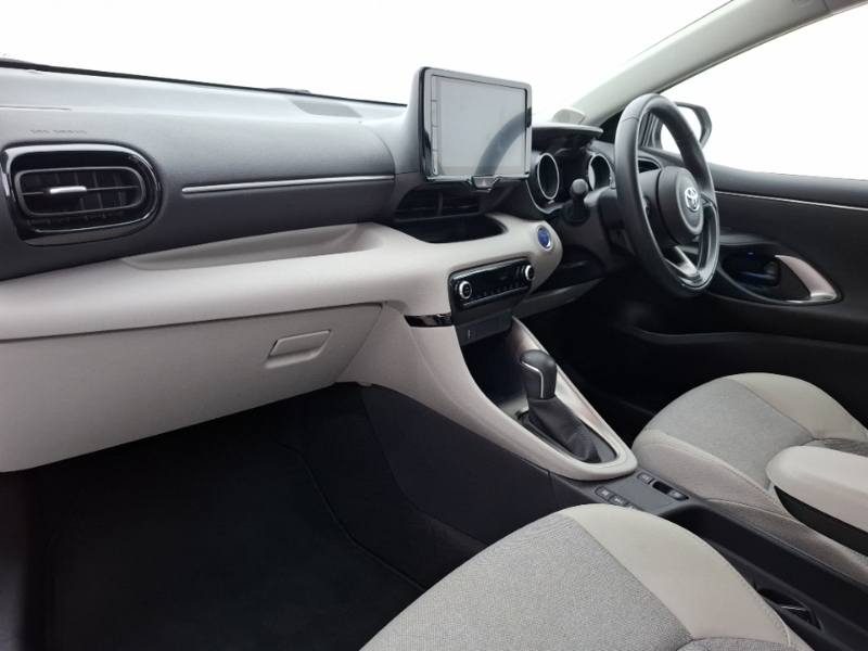 Toyota Yaris 1.5 Hybrid Excel Cvt DG23YXN White #5