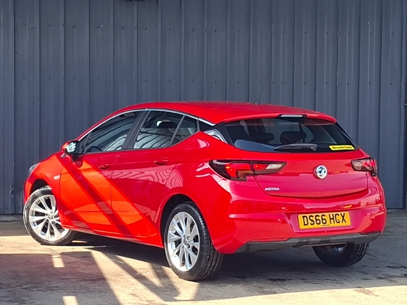 Vauxhall Astra 1.4I 16V Design DS66HCX Red #2