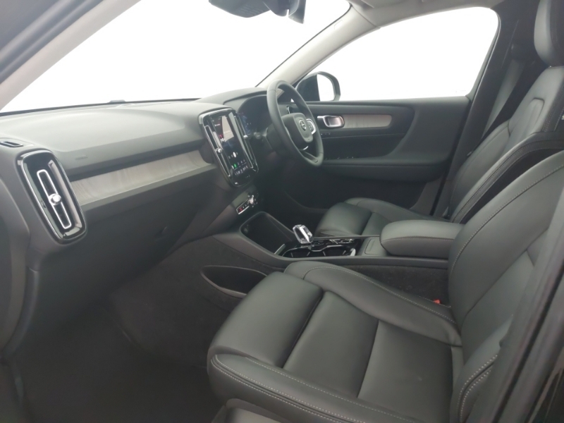 Volvo XC40 2.0 B4p Ultra Dark SL74AEA Black #5
