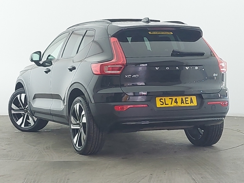 Volvo XC40 2.0 B4p Ultra Dark SL74AEA Black #2