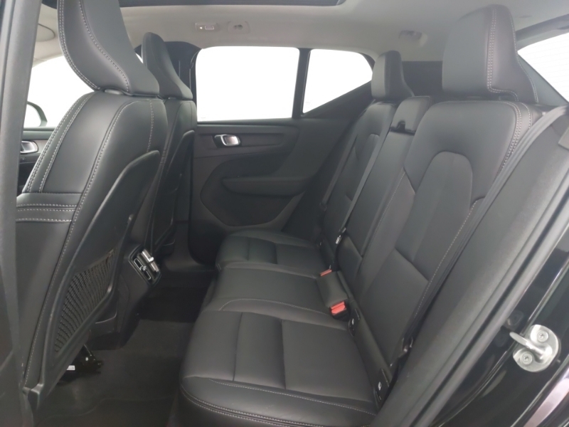 Volvo XC40 2.0 B4p Ultra Dark SL74AEA Black #6