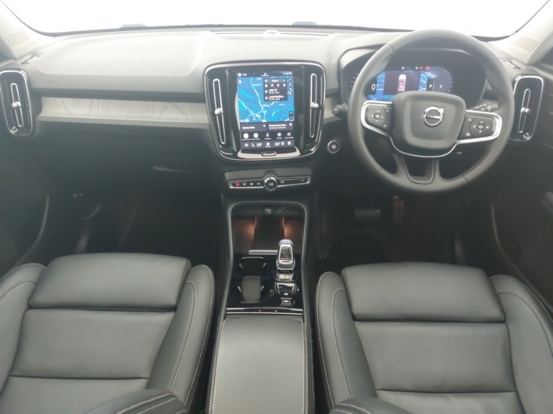 Volvo XC40 2.0 B4p Ultra Dark SL74AEA Black #3