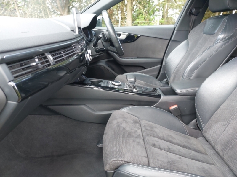 Audi A4 40 Tfsi Black Edition S Tronic GF19YUS Black #5