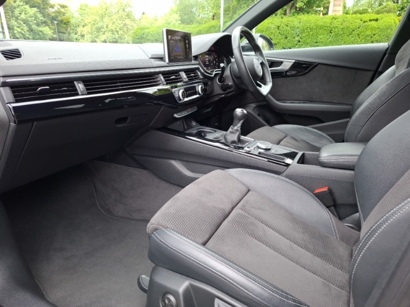 Audi A4 35 Tfsi Black Edition RJ19XDP Black #5