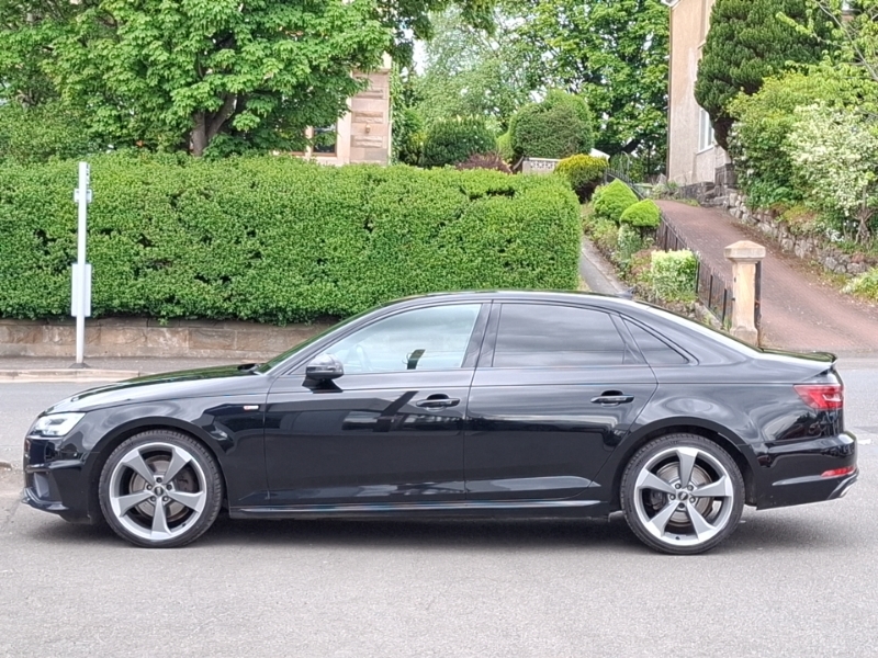 Audi A4 35 Tfsi Black Edition RJ19XDP Black #4