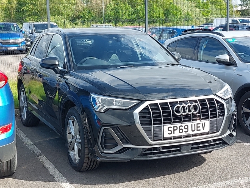 Audi Q3 35 Tfsi S Line Black