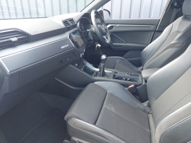 Audi Q3 35 Tfsi S Line SP69UEV Black #5