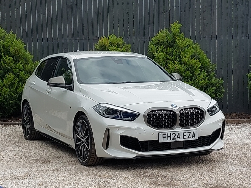 BMW 1 Series M135i Xdrive Step White