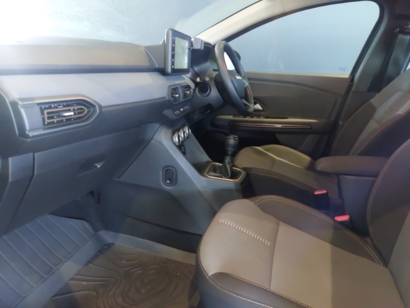 Dacia Sandero Stepway 1.0 Tce Bi-fuel Extreme PK73YGF Green #5