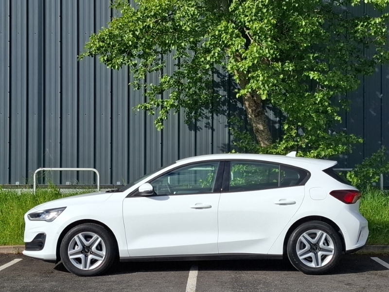 Ford Focus 1.0 Ecoboost Hybrid Mhev Trend EO23OGN White #4